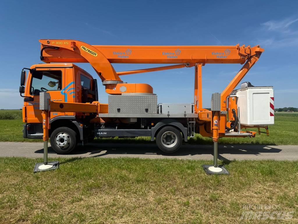 Palfinger P 300 KS Pacēlāji uz automašīnas bāzes