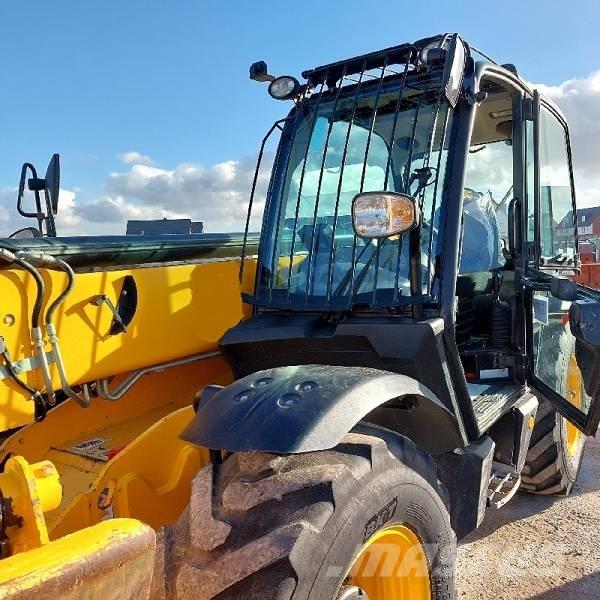 JCB 533-105 Teleskopiskie manipulatori