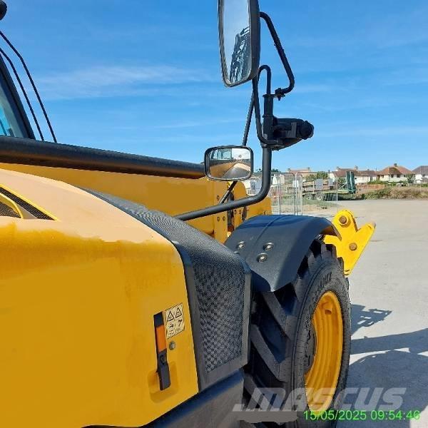 JCB 533-105 Teleskopiskie manipulatori
