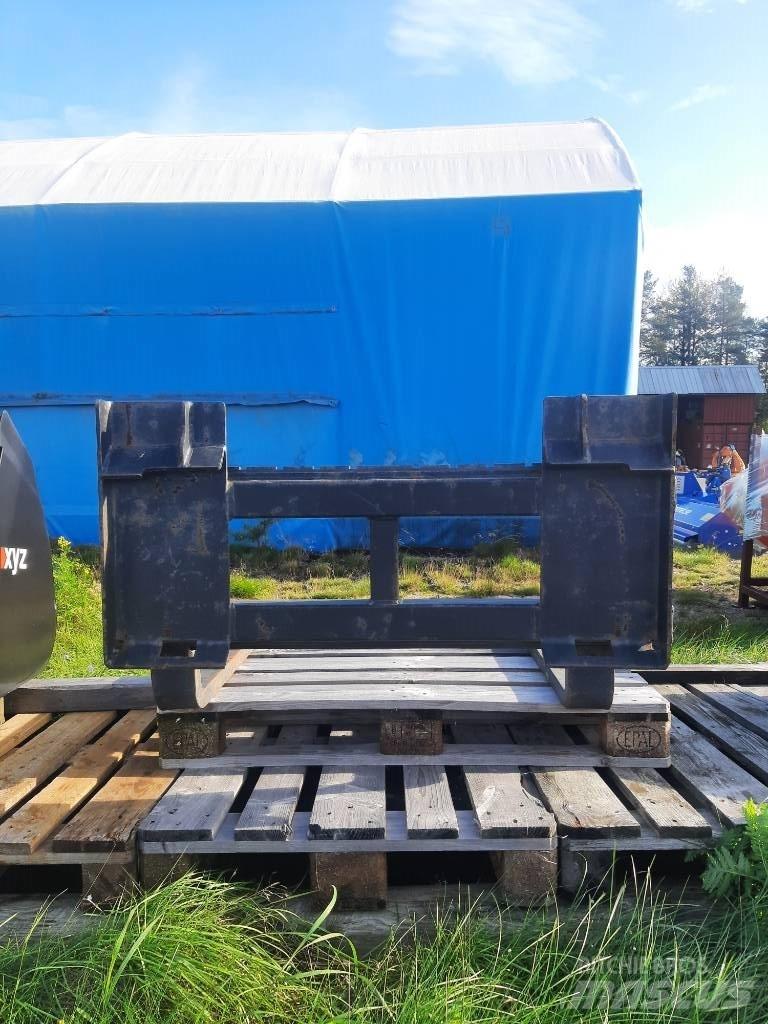  Pallgafflar CAT 906 Dakšas