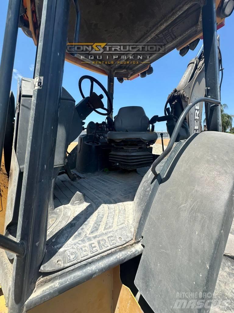 DEERE 410J Ekskavatori-iekrāvēji