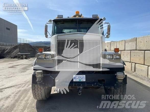 White/GMC WG Autocisterna