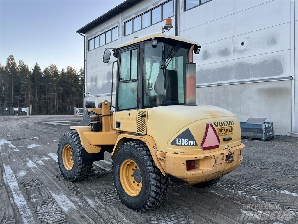 Volvo L 30 B Iekrāvēji uz riteņiem