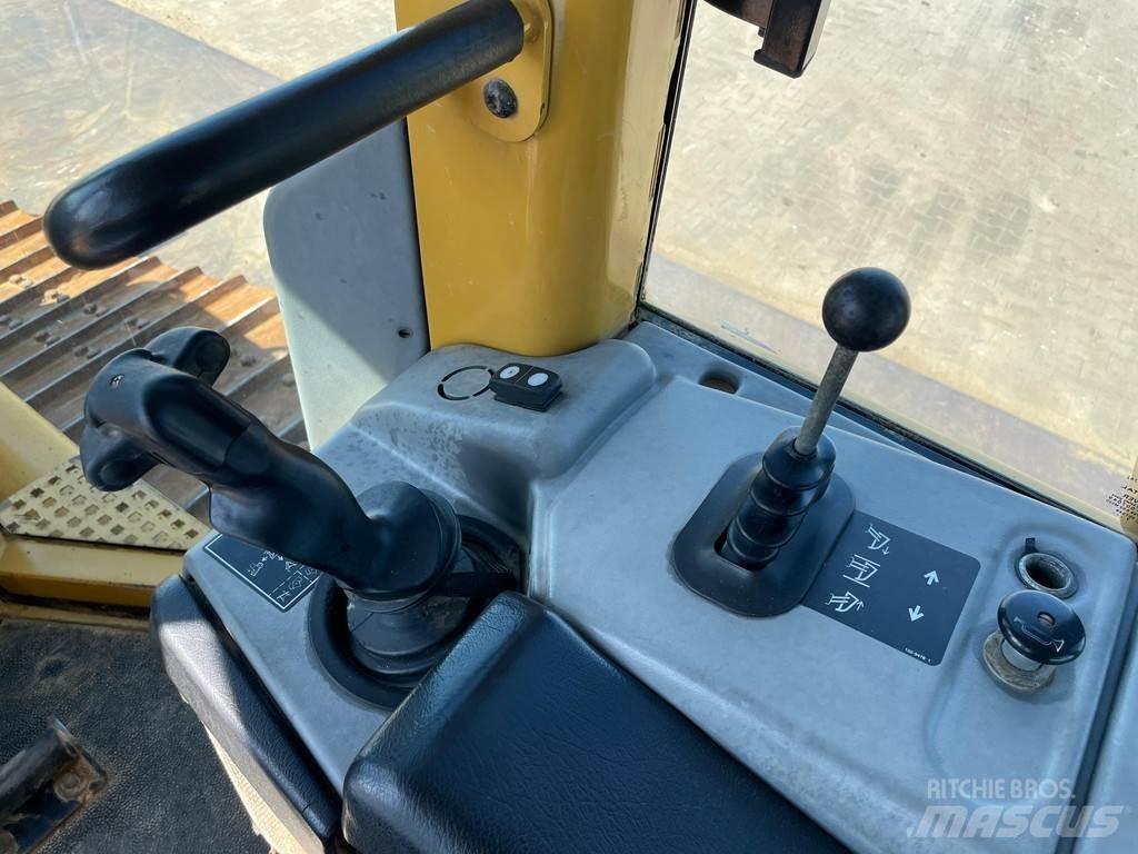 CAT D6N XL Kāpurķēžu buldozeri