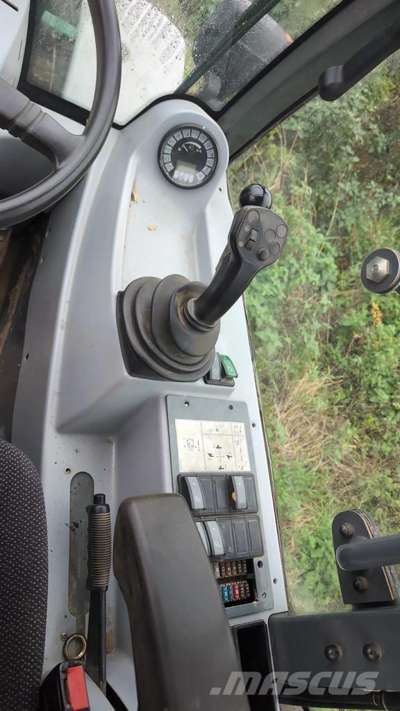 Kramer 750 Iekrāvēji uz riteņiem