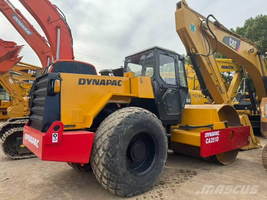 Dynapac CA 251 D Vienvalča grunts veltņi