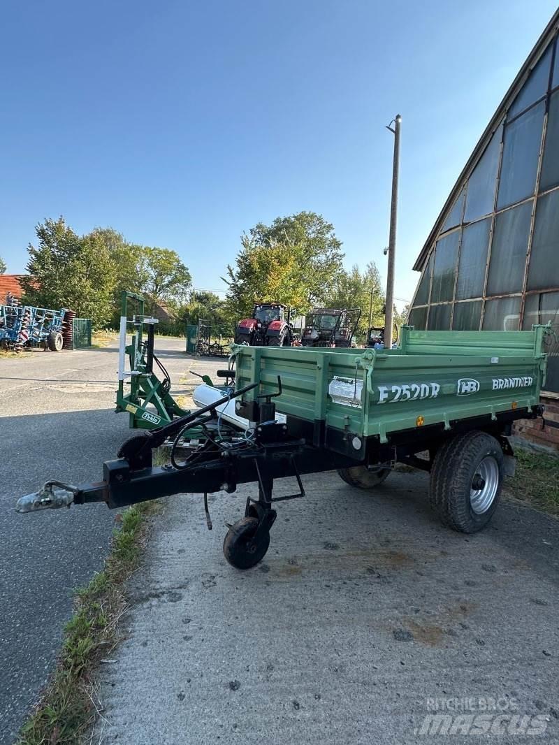Brantner E 2520 Ķīpu treileri