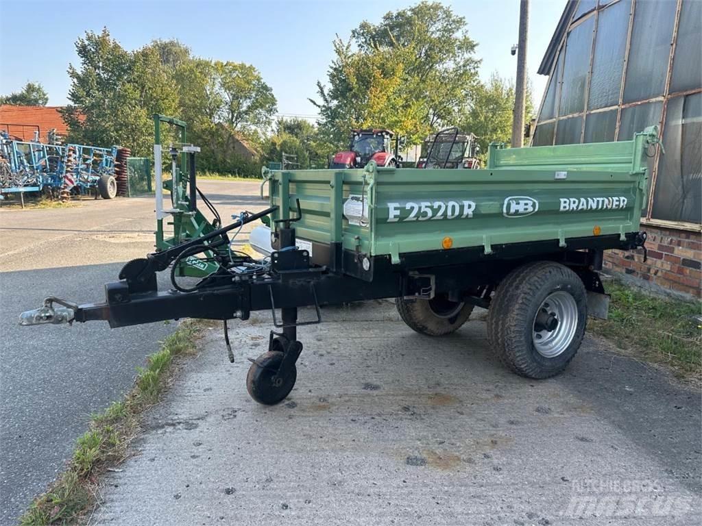 Brantner E 2520 Ķīpu treileri