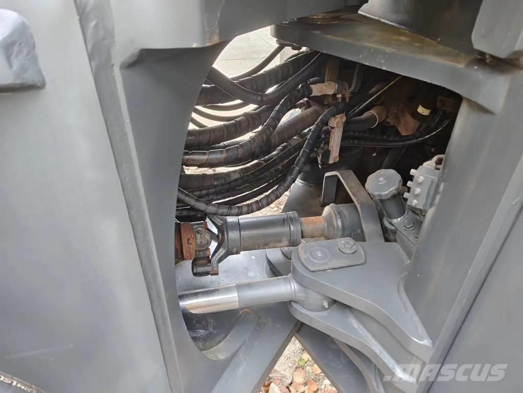 Komatsu WA 470 Iekrāvēji uz riteņiem
