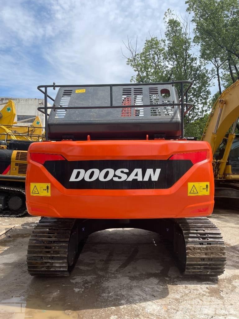 Doosan DX 225 Vidēja lieluma ekskavatori 7 t - 12 t
