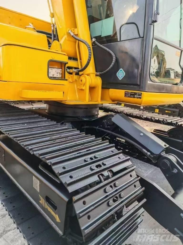 Komatsu 70-8 Kāpurķēžu ekskavatori