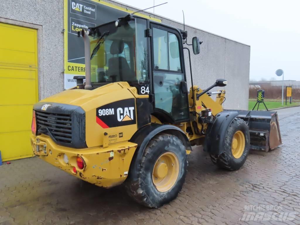 CAT 908M Iekrāvēji uz riteņiem