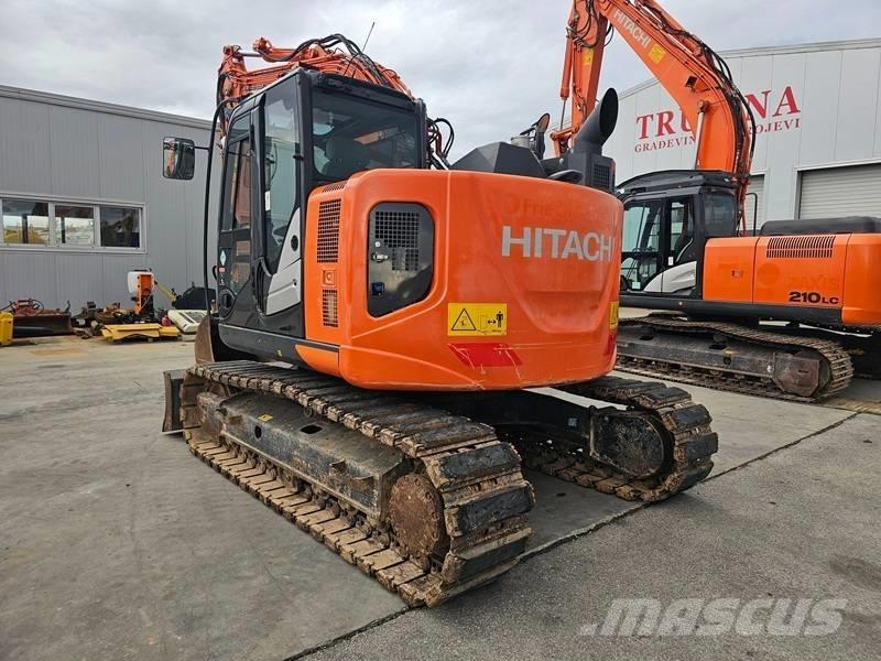 Hitachi ZX 135 US-6 Kāpurķēžu ekskavatori