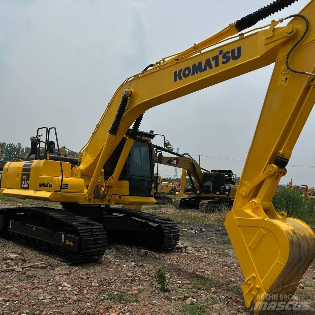 Komatsu 220-8 Kāpurķēžu ekskavatori