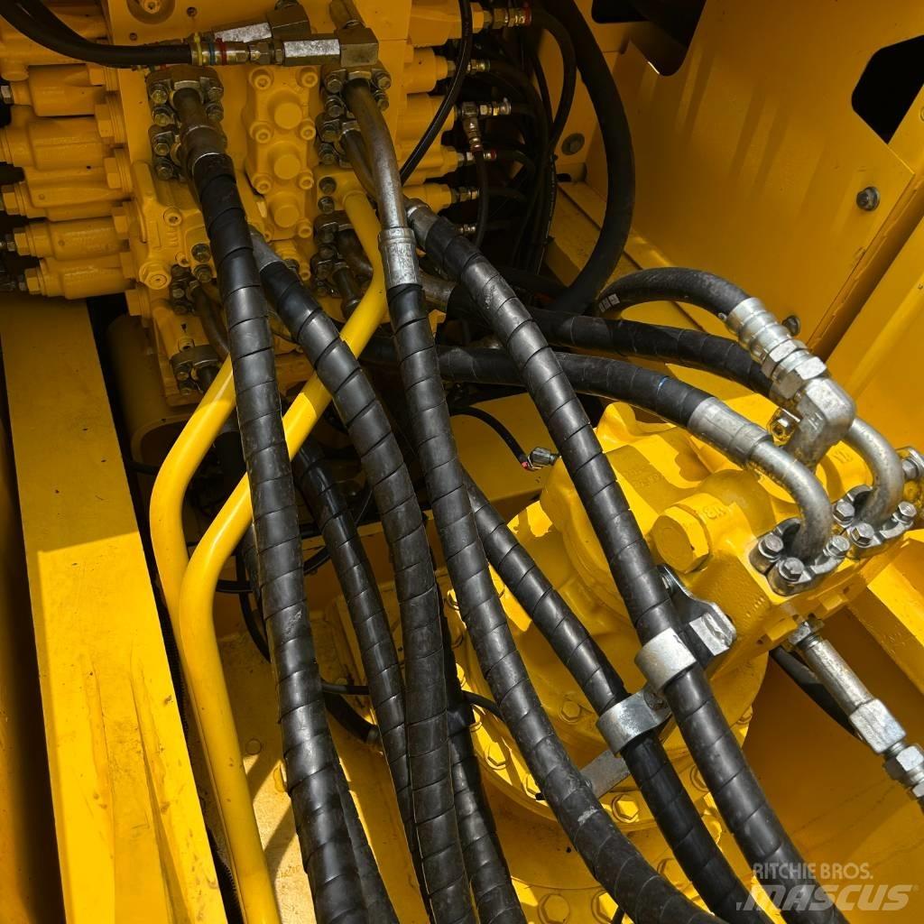 Komatsu 220-8 Kāpurķēžu ekskavatori