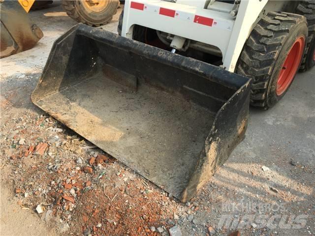 Bobcat S 130 Lietoti riteņu kompaktiekrāvēji