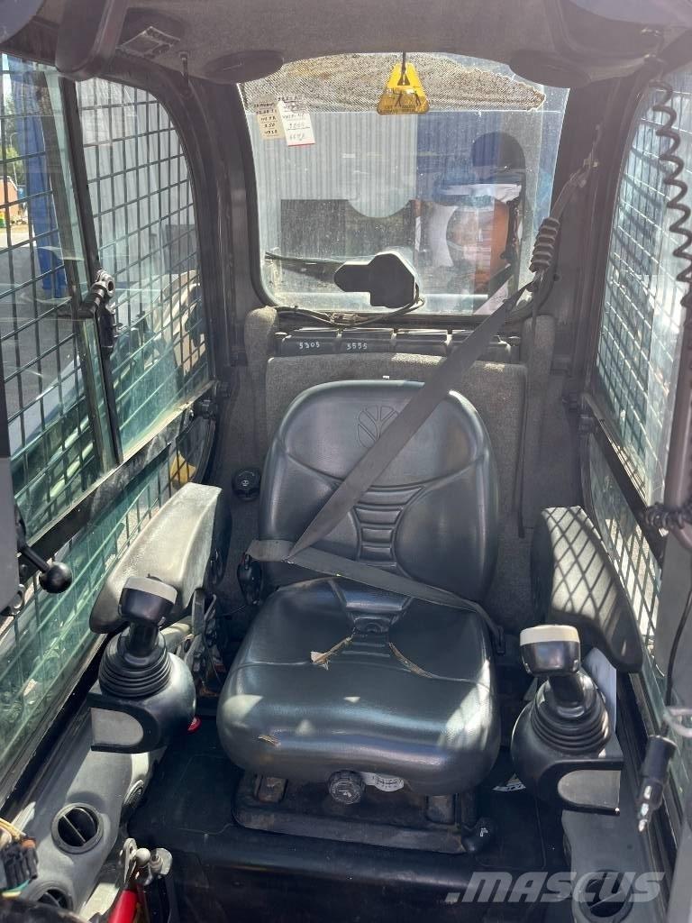 New Holland L 218 Lietoti riteņu kompaktiekrāvēji