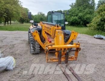 JCB 540-140 Teleskopiskie manipulatori