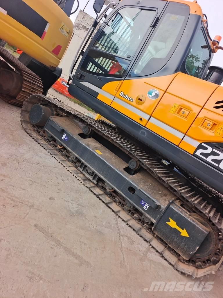 Hyundai 220 LC -9S Kāpurķēžu ekskavatori