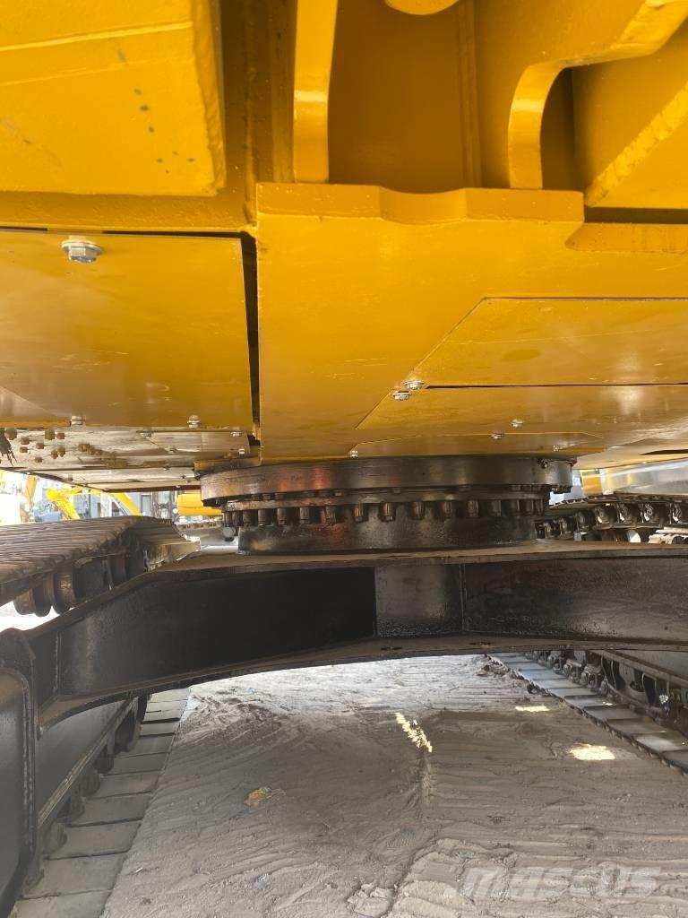 CAT 330 D Kāpurķēžu ekskavatori