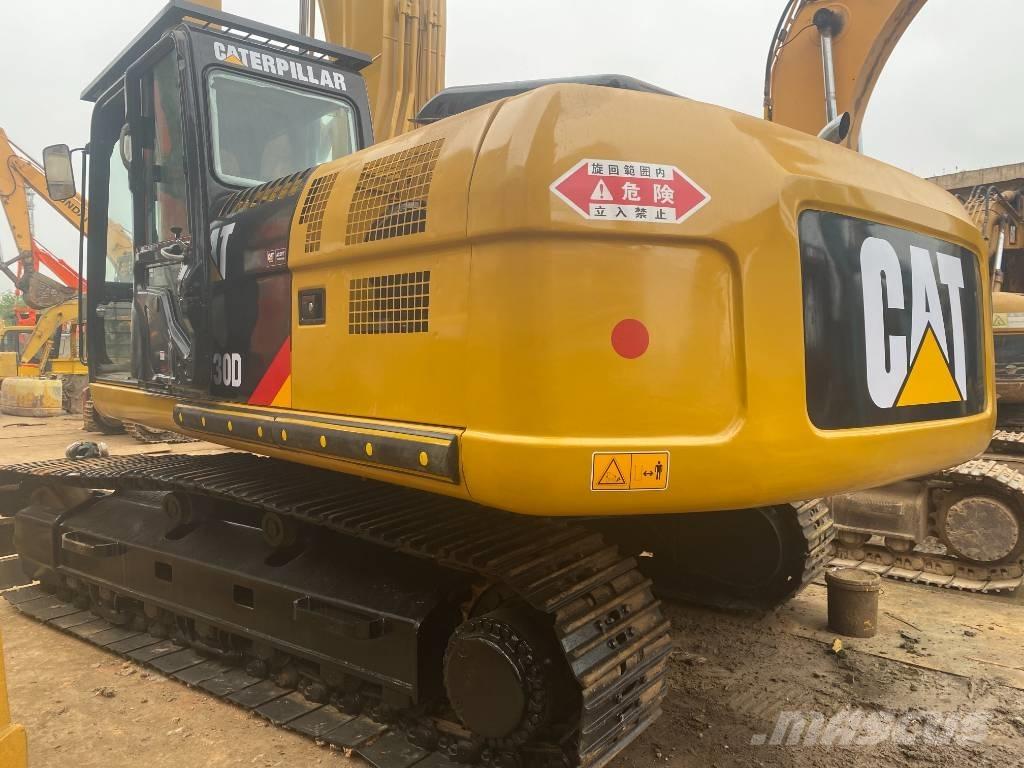 CAT 330 D Kāpurķēžu ekskavatori