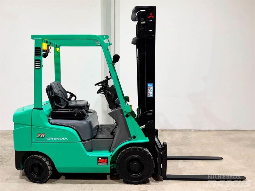 Mitsubishi FD20NT Tehnika ar dīzeļa dzinēju