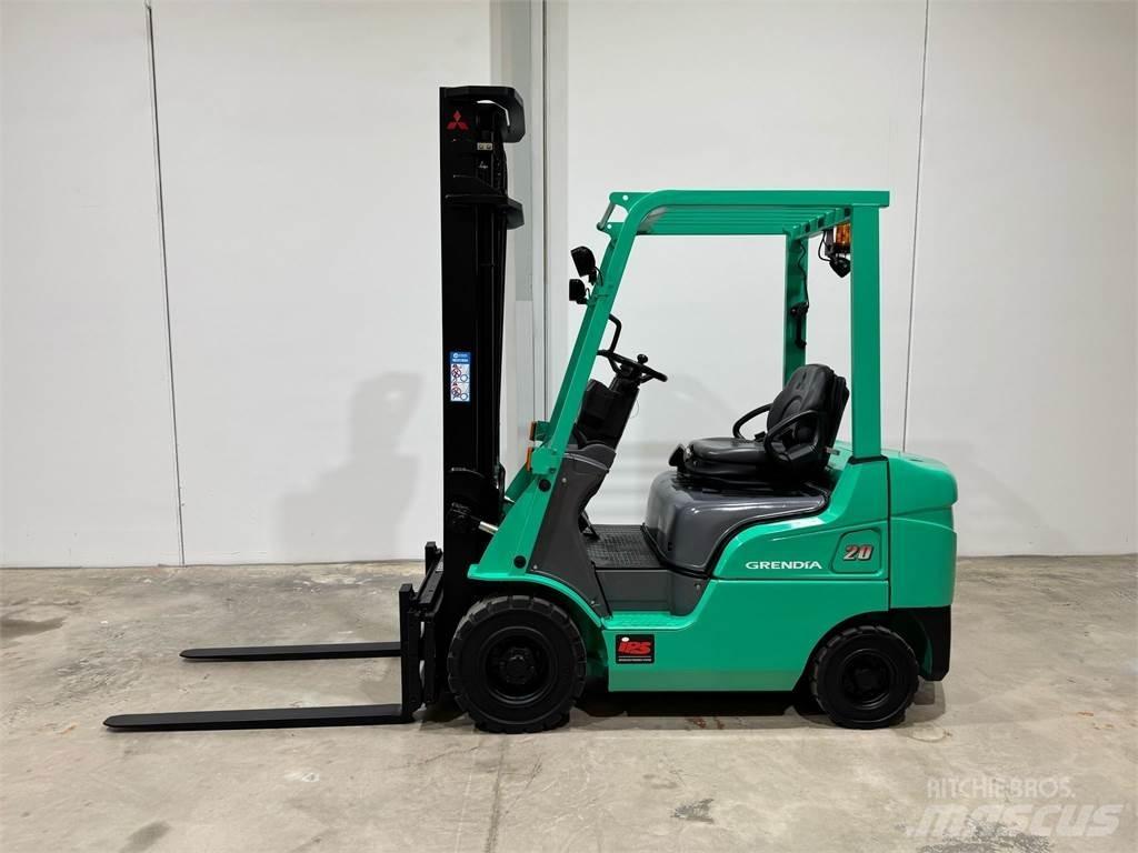 Mitsubishi FD20NT Tehnika ar dīzeļa dzinēju