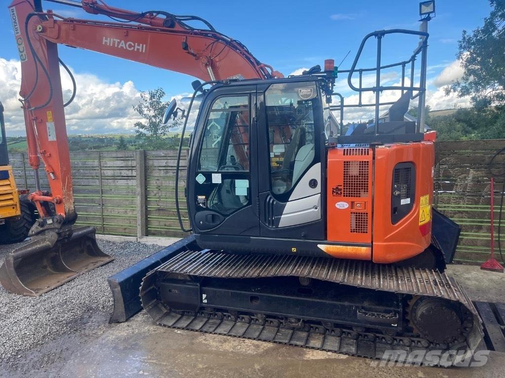Hitachi ZX 135 US-6 Kāpurķēžu ekskavatori