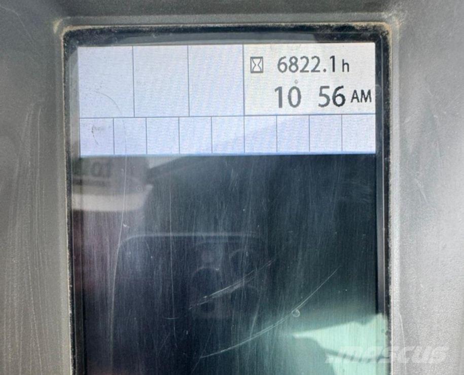 Hitachi ZX 135 US-6 Kāpurķēžu ekskavatori
