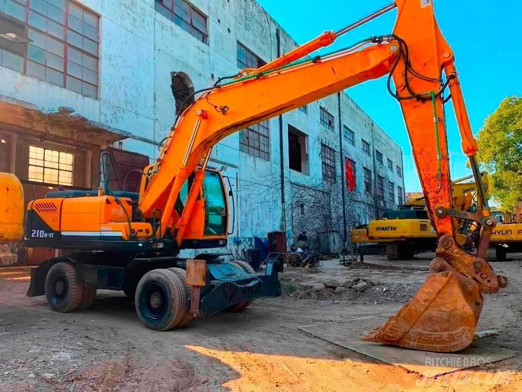 Hyundai R210W-9T Kāpurķēžu ekskavatori