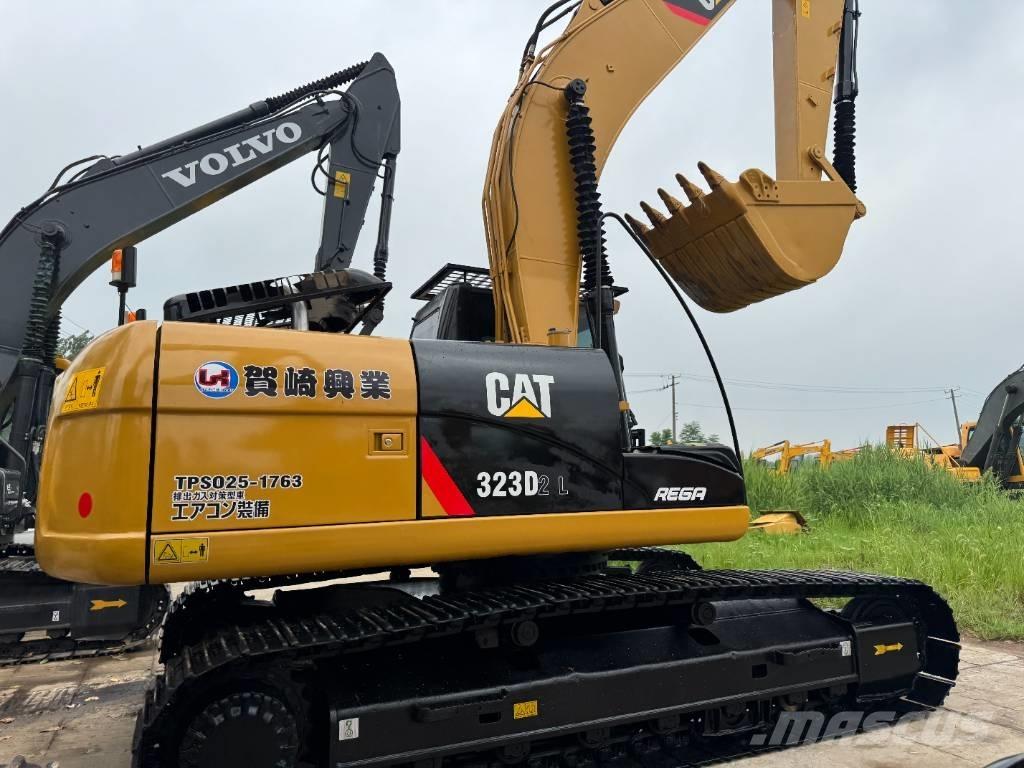 CAT 323D2 Kāpurķēžu ekskavatori