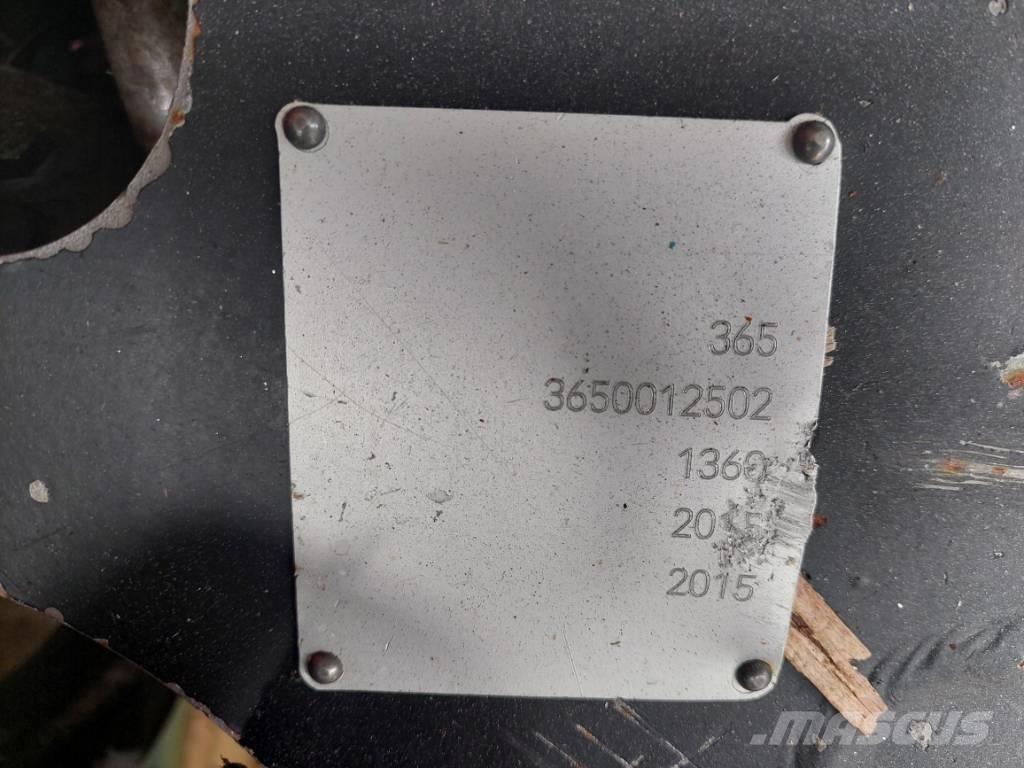 Komatsu 365.1 Hārvesteru kausi