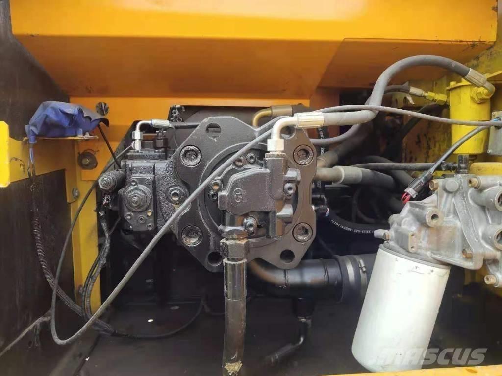 Sany SY 215 C-9 Kāpurķēžu ekskavatori