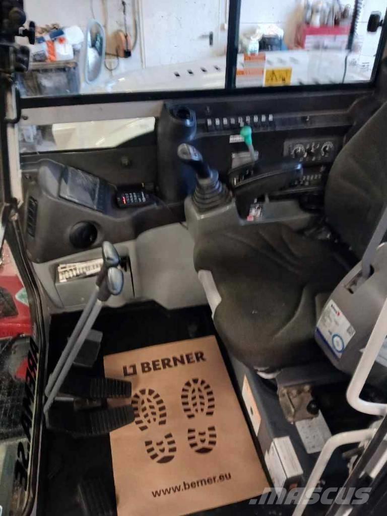 Takeuchi TB 290 Vidēja lieluma ekskavatori 7 t - 12 t