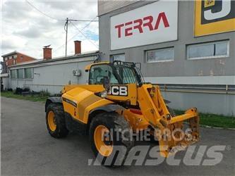 JCB 542-70 IND Teleskopiskie riteņu iekrāvēji