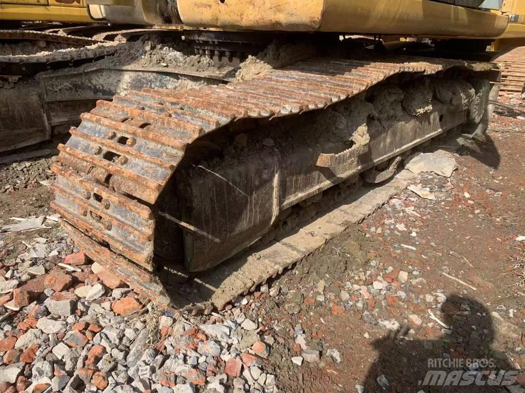 CAT 323D2 Kāpurķēžu ekskavatori