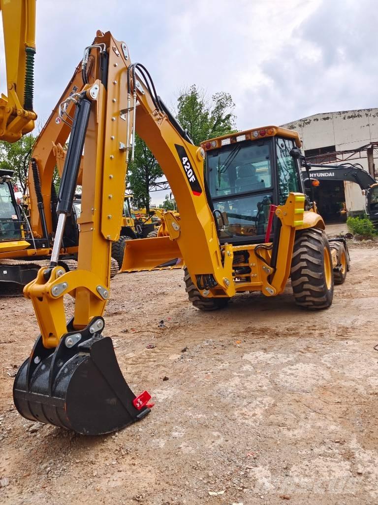 CAT 420 F Ekskavatori-iekrāvēji