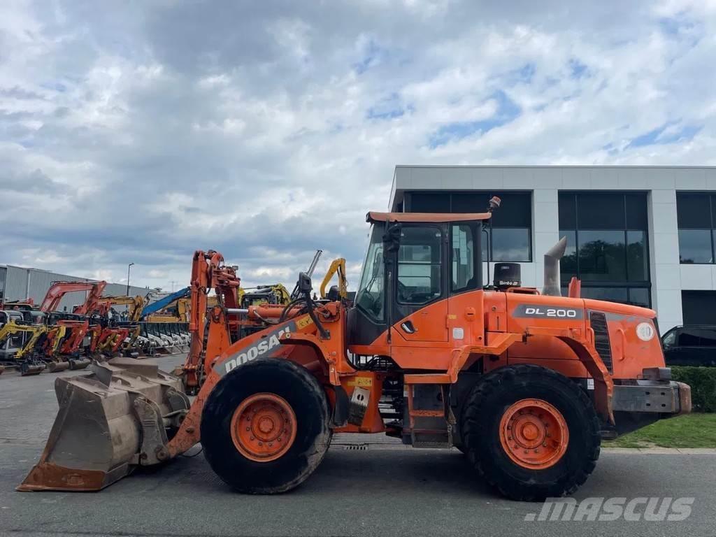 Doosan DL200-3 | A/C Iekrāvēji uz riteņiem