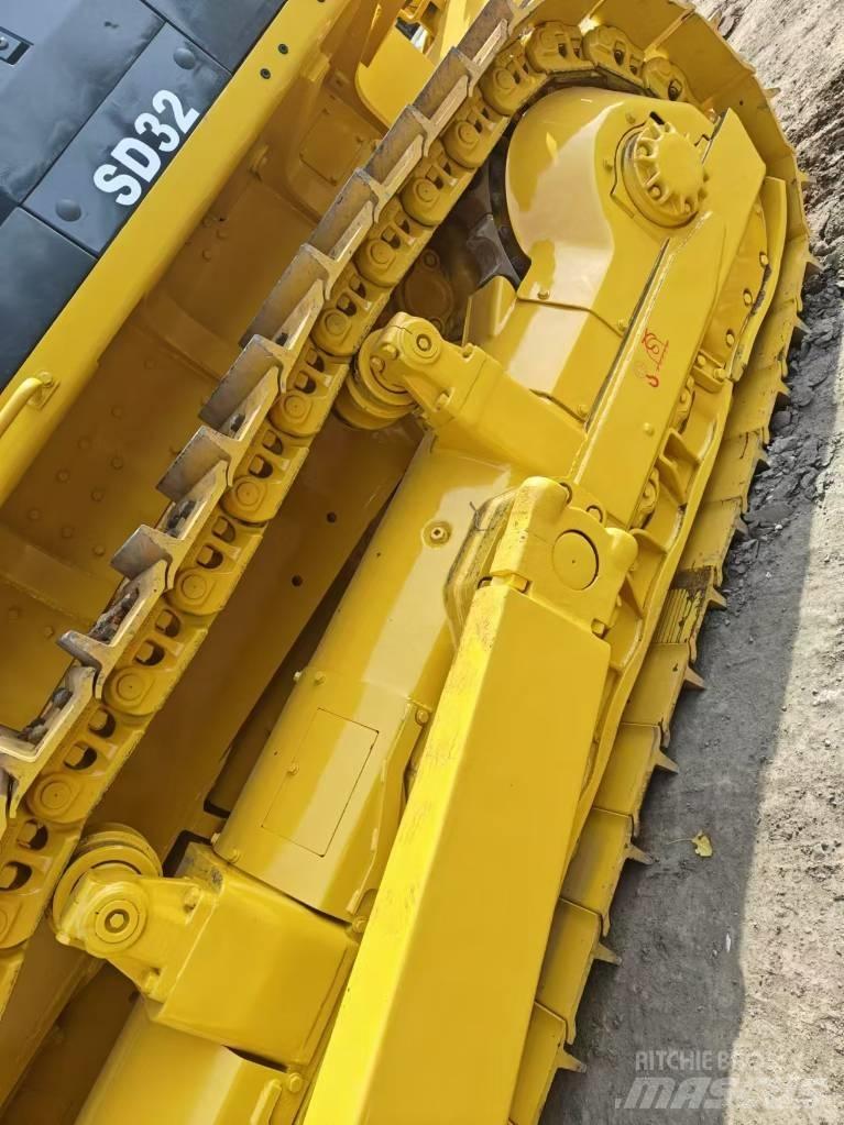 Shantui SD 32 Kāpurķēžu buldozeri
