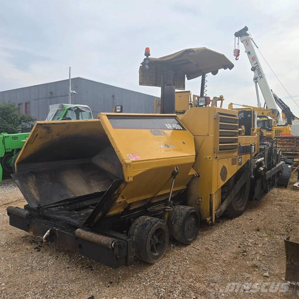 CAT AP 600 Asfalta klājēji