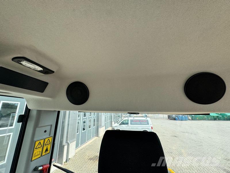 JCB 413 2.800h Iekrāvēji uz riteņiem