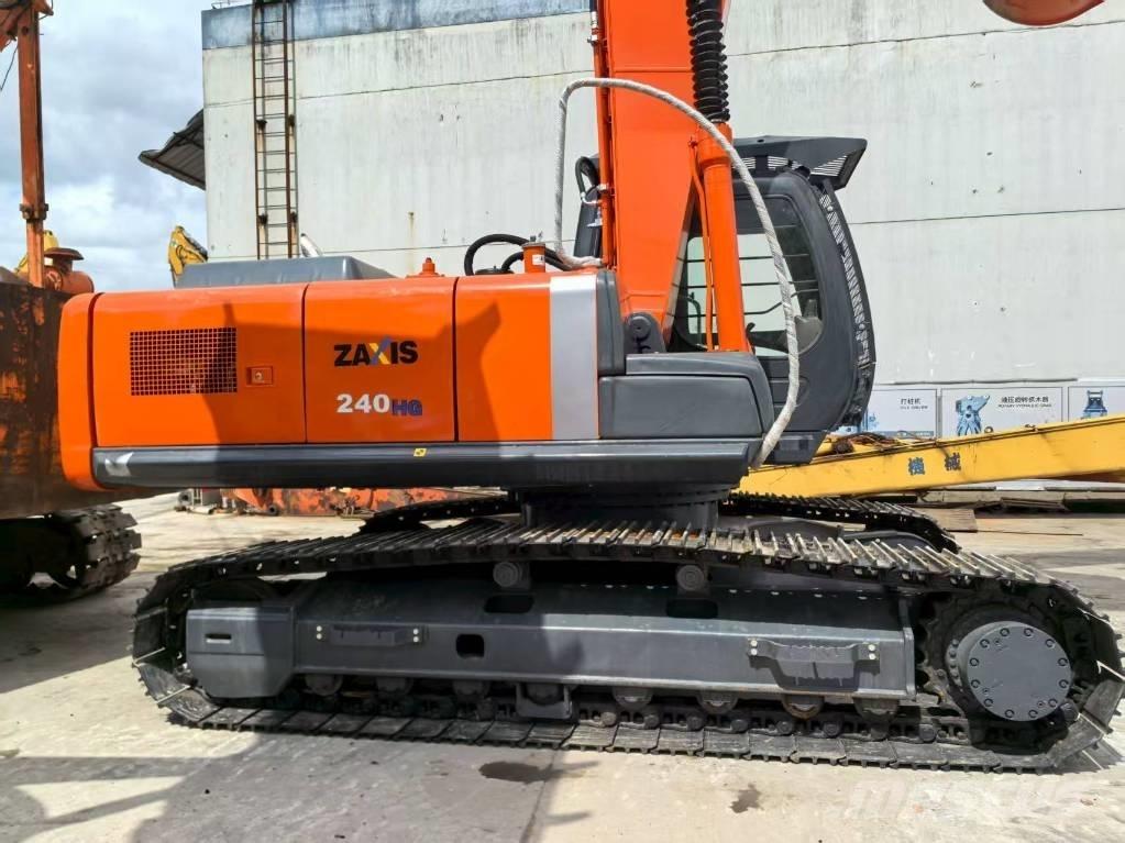 Hitachi ZX 240 HG Kāpurķēžu ekskavatori