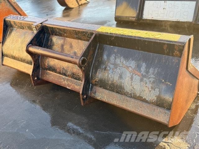 Manitou USED BUCKET Kausi