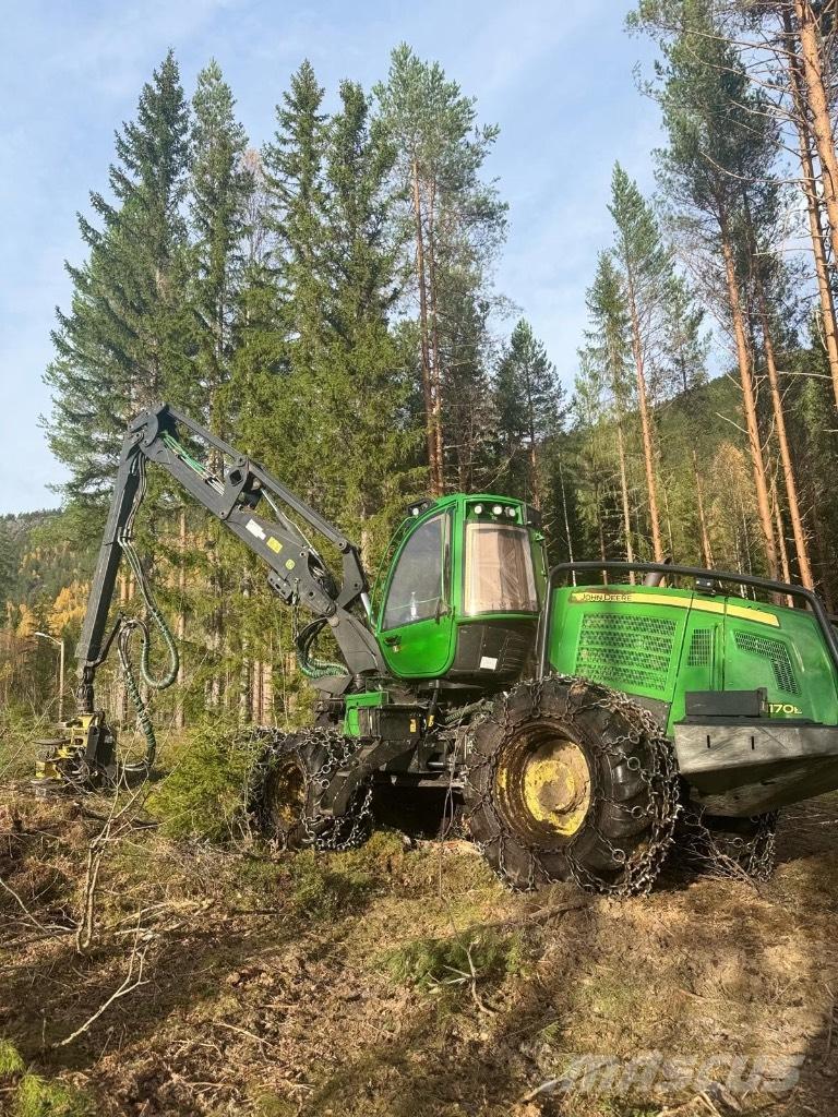 John Deere 1170 E Harvesteri