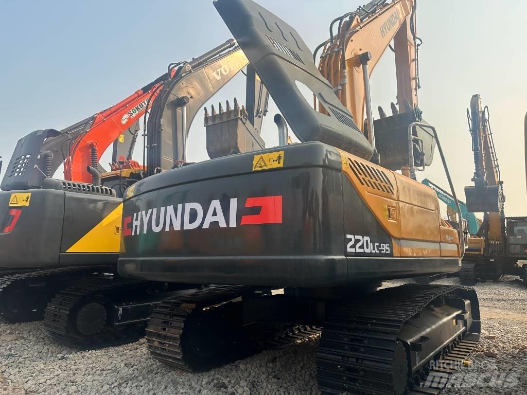 Hyundai R220LC-9S Kāpurķēžu ekskavatori