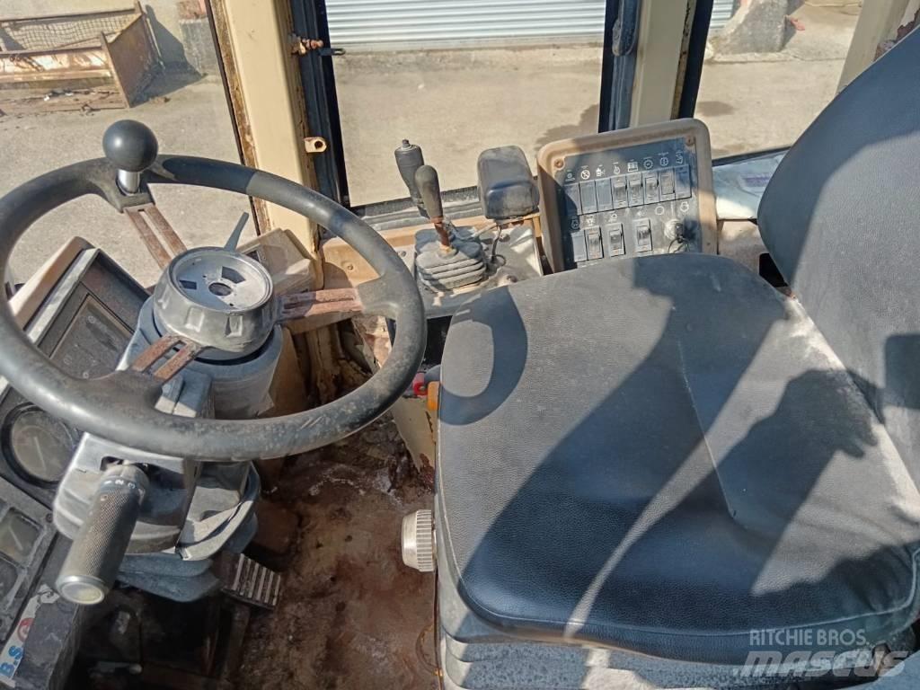 CAT 924 F Iekrāvēji uz riteņiem