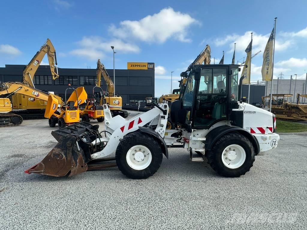 CAT 908 M Iekrāvēji uz riteņiem