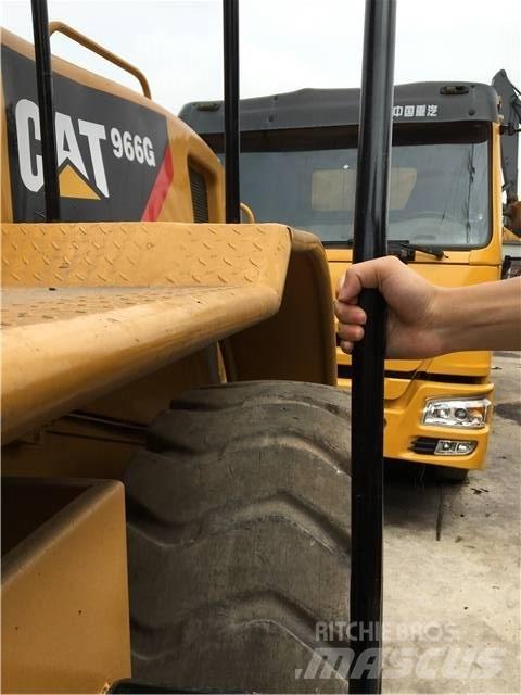CAT 966G Iekrāvēji uz riteņiem