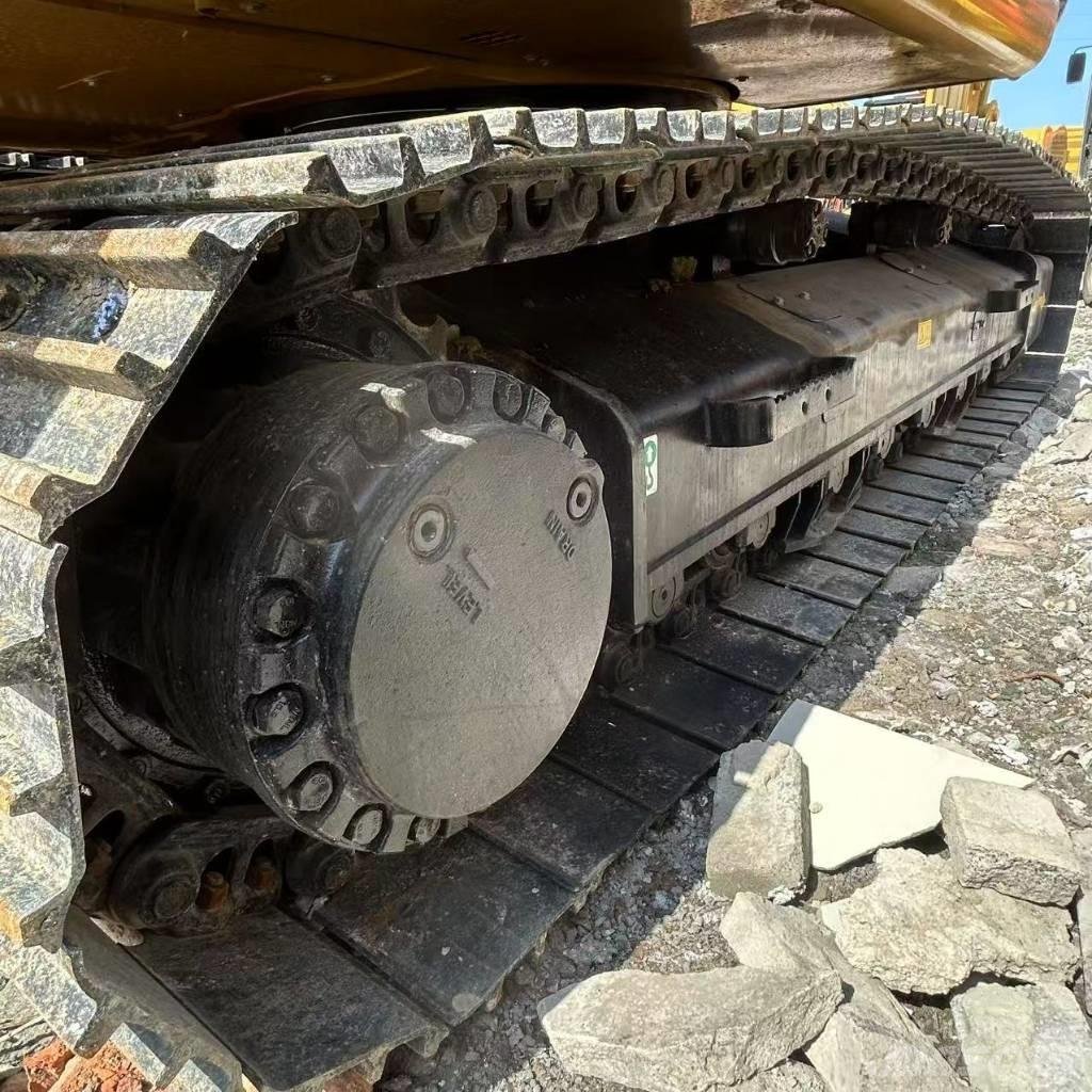 CAT 326D2L Kāpurķēžu ekskavatori