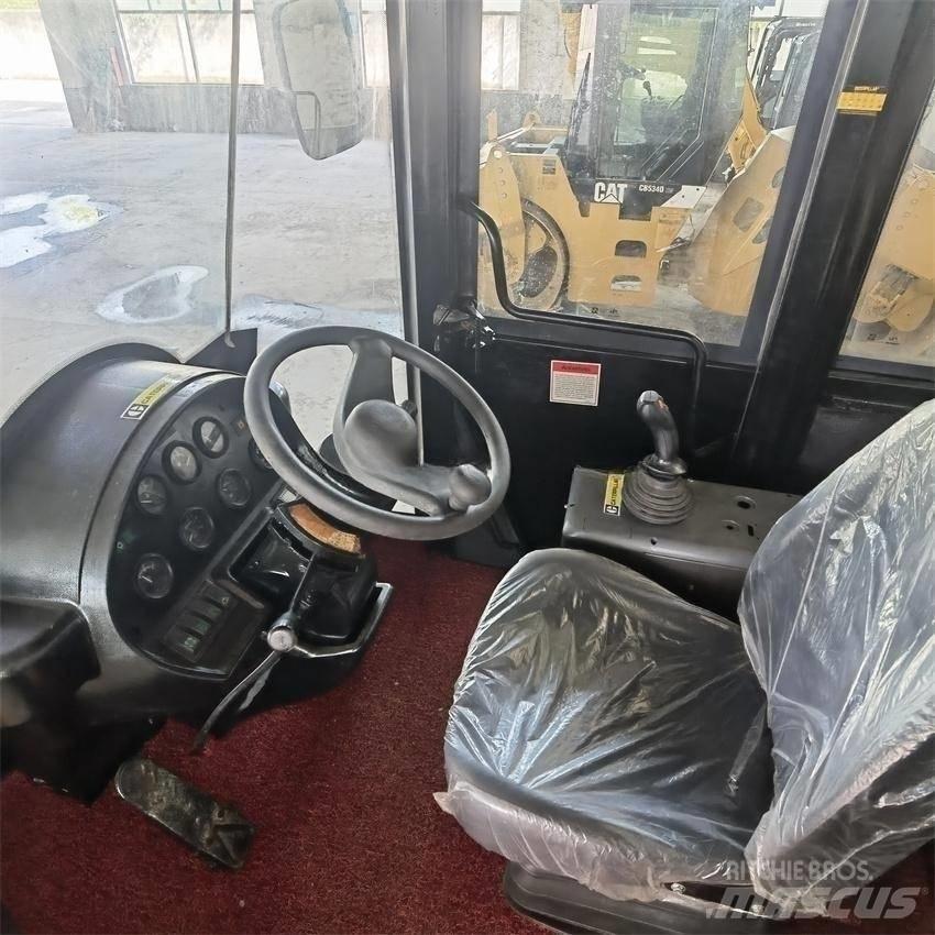 CAT 966H Iekrāvēji uz riteņiem